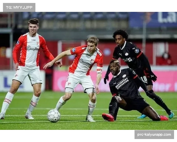 特温特3-1战胜瓦尔韦克 主场优势明显